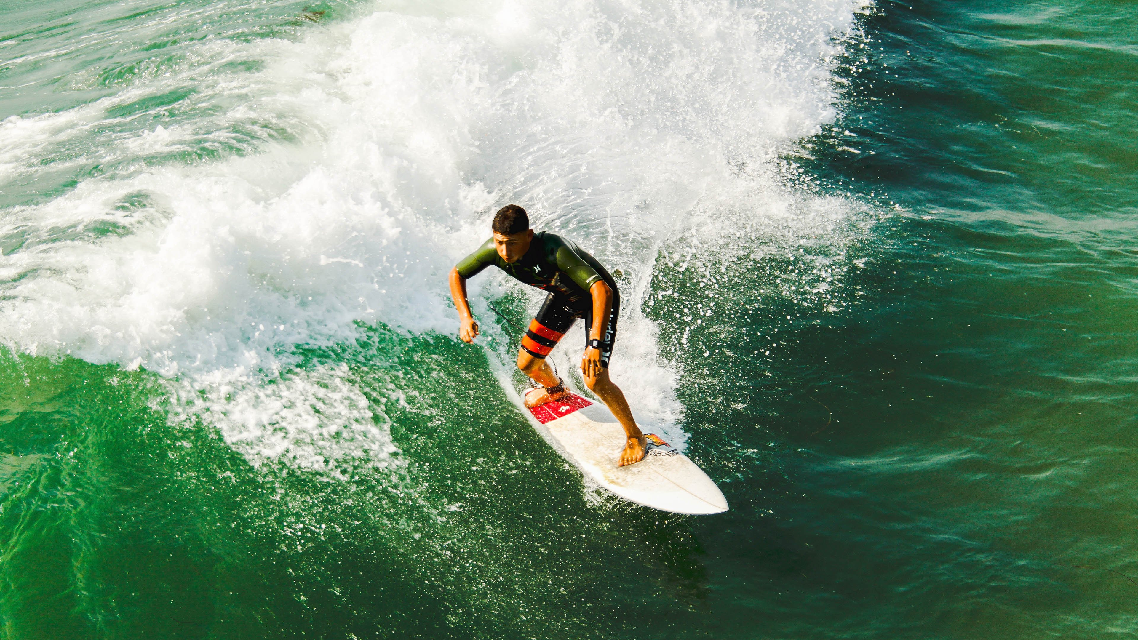 政治角力与绿茵传奇，沙特压制丹麦背后的莱万关键先生之谜