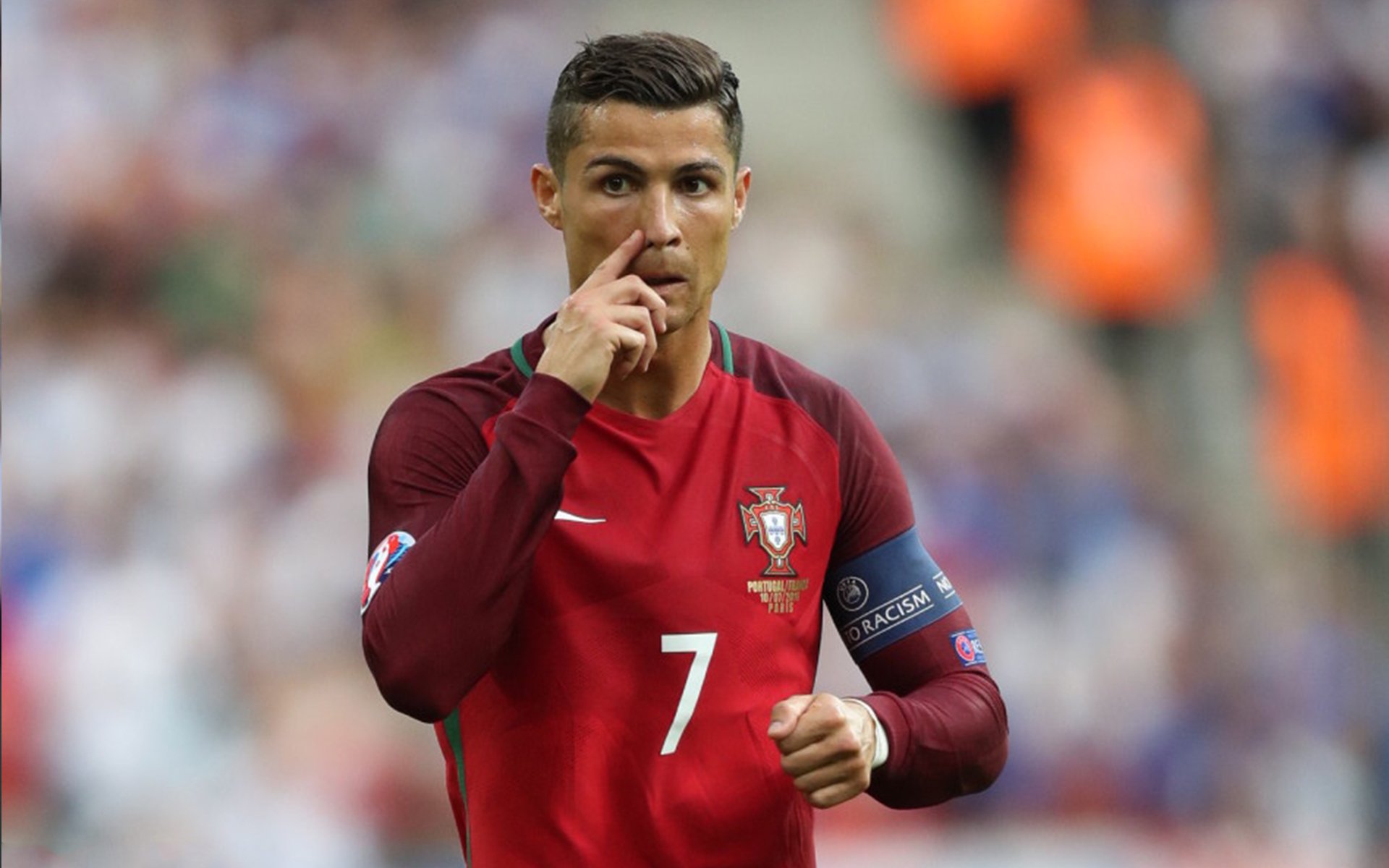 赛道绝境，塞恩斯扛起法拉利，梅赛德斯最后一圈绝杀阿斯顿马丁