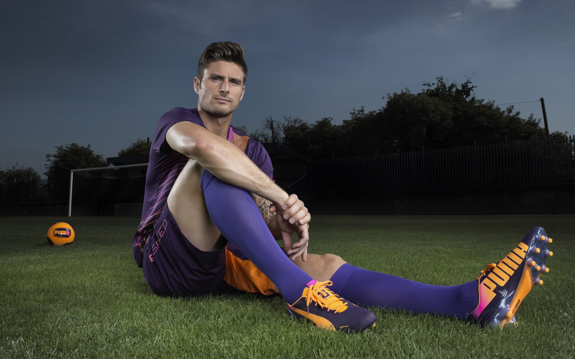 独步银石，威廉姆斯力克哈斯，周冠宇点燃全场唯一火焰